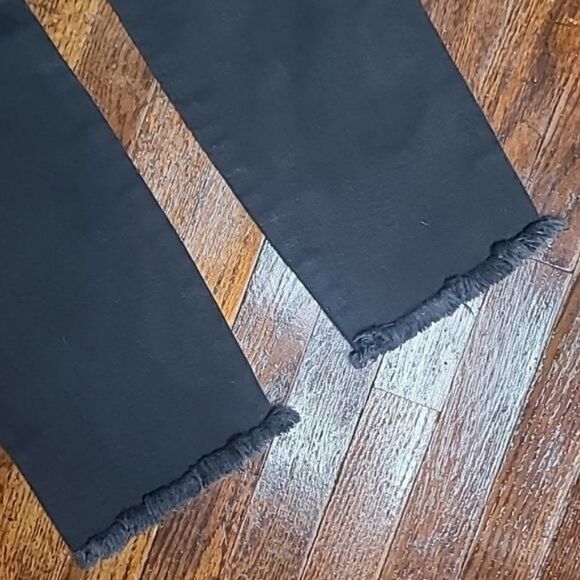 Good American Faded Black Distressed Hem Skinny Jeans size 4 / 27 - Picture 4 of 14